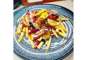 Салат Фри с рваной свининой